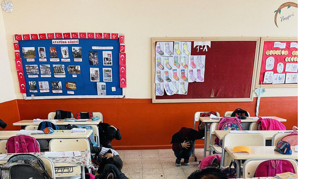 İlçemiz Bünyesindeki Okullarda Deprem Tatbikatı